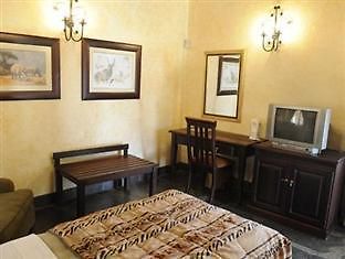 The Big Five Lodge Габороне Екстер'єр фото